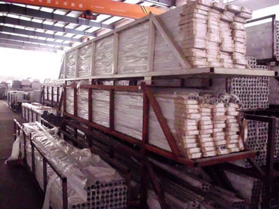 江苏鼎飞太阳能科技 专业制造太阳能光伏组件及新型建筑材料